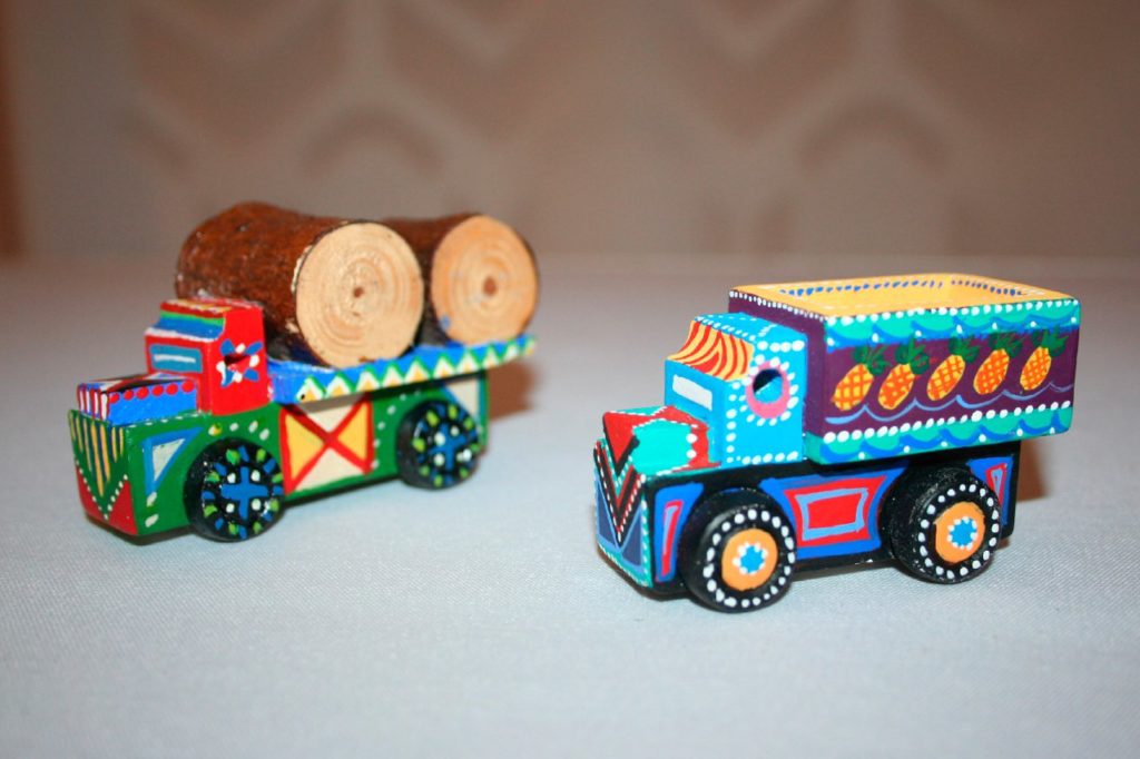 carritos de madera artesanales