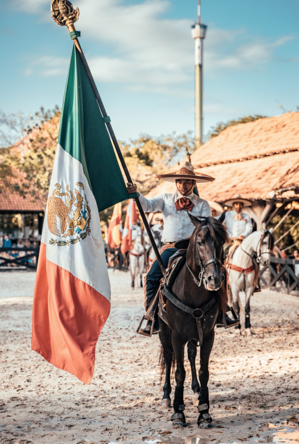 Tipos de trajes de charro y su significado. – Bien Común