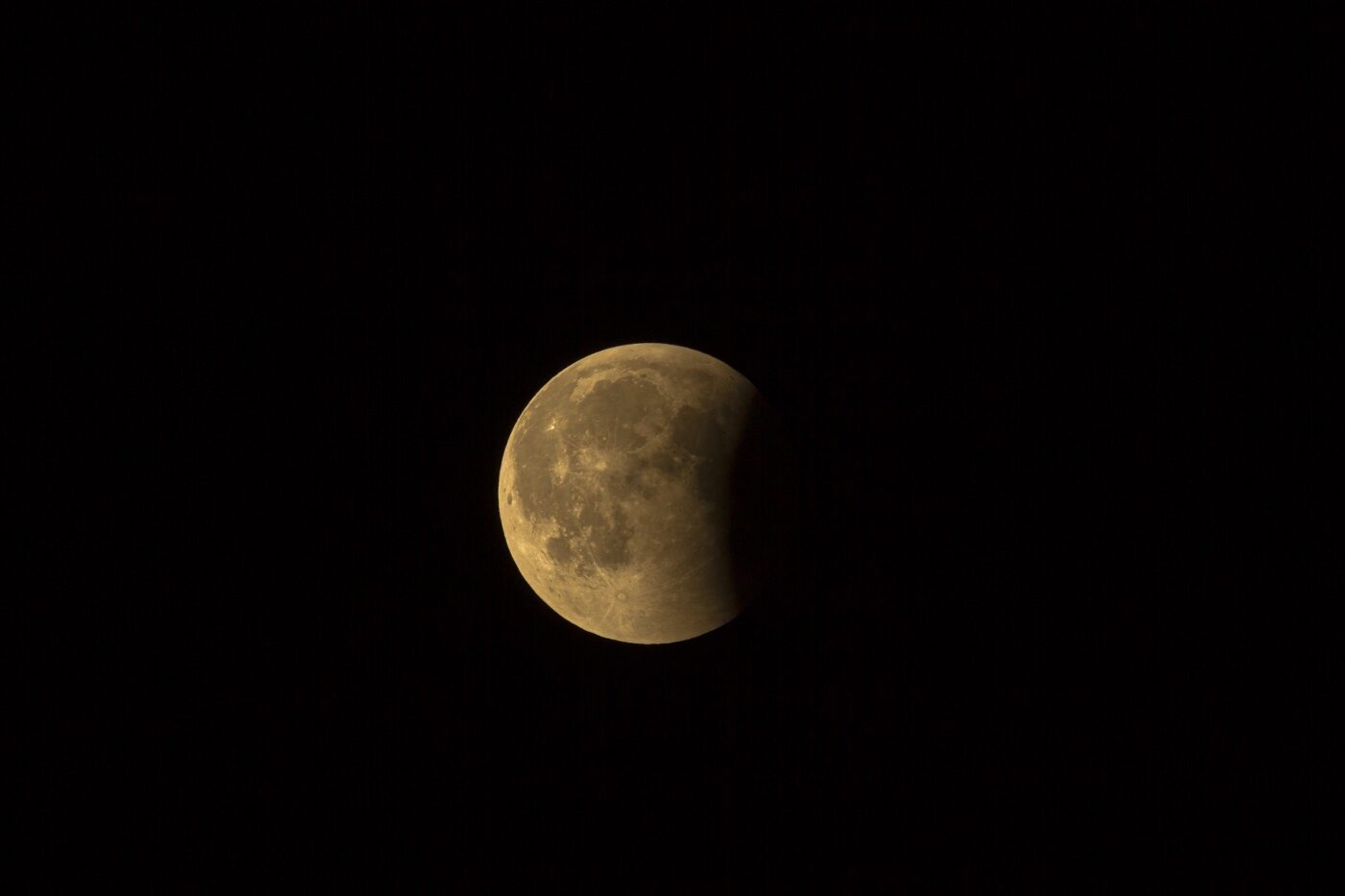 Mira el último eclipse penumbral de luna del 2020 – Bien Común